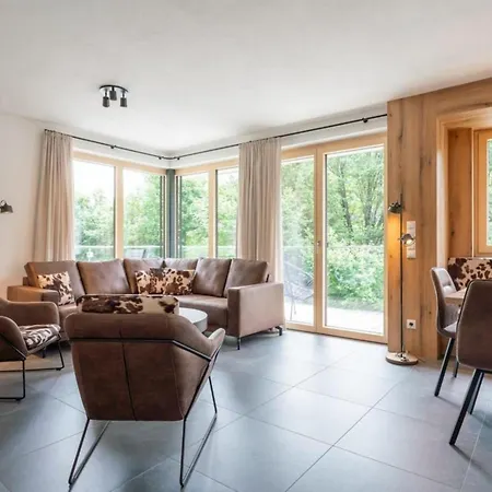 Feriehus Schmittenblick 2 *